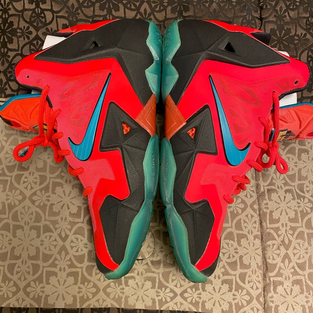 LeBron 11 GS 'Hero'